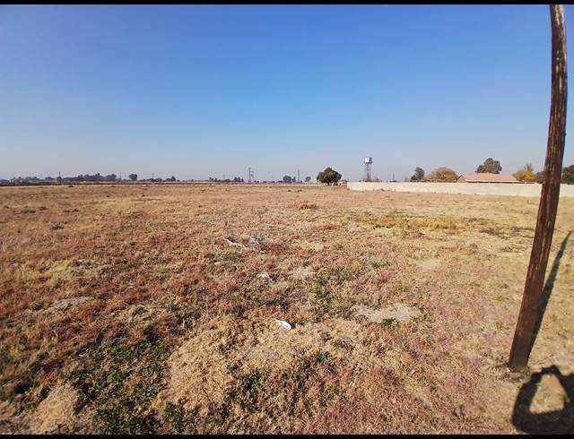 7,577M² VACANT LAND FOR SALE IN RIVERSDALE